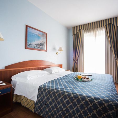 Hotel Levante Фосачезия Екстериор снимка