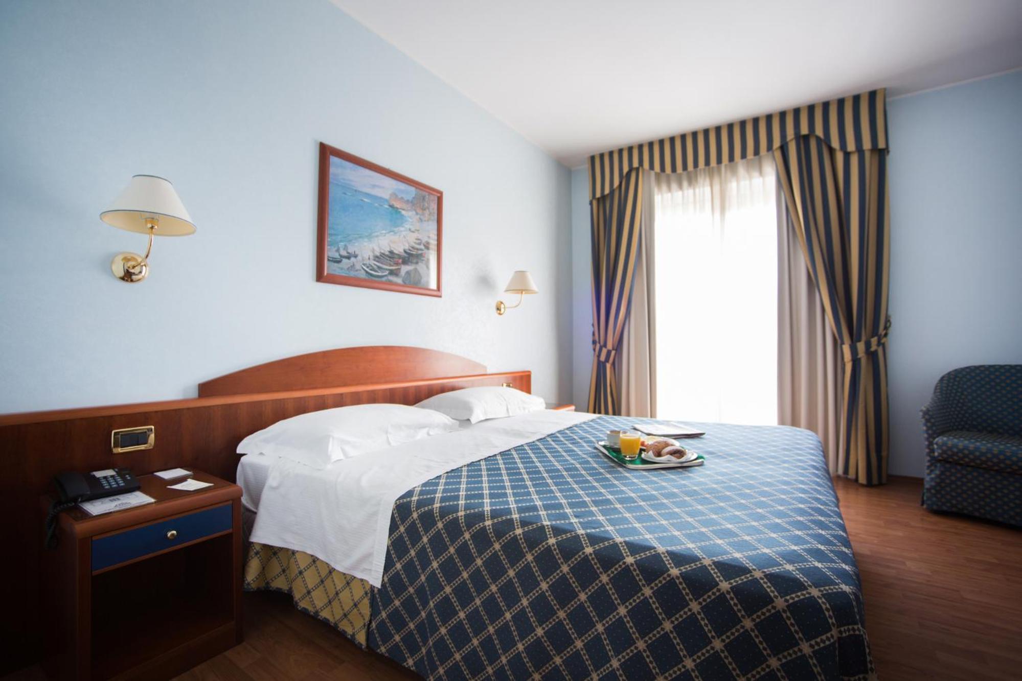 Hotel Levante Фосачезия Екстериор снимка
