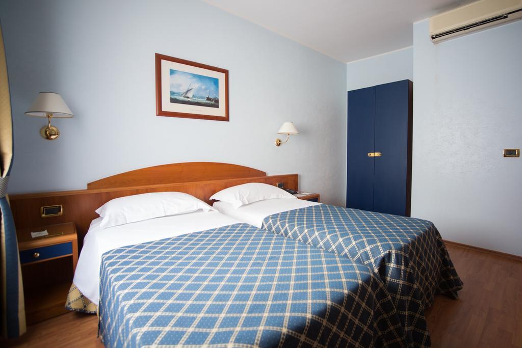 Hotel Levante Фосачезия Екстериор снимка