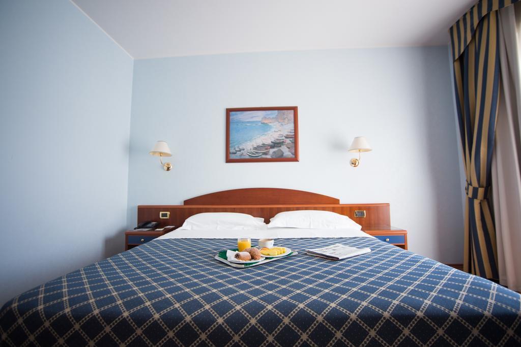 Hotel Levante Фосачезия Екстериор снимка