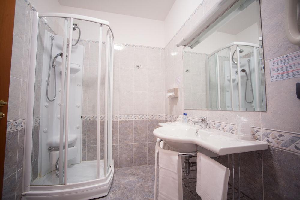 Hotel Levante Фосачезия Екстериор снимка