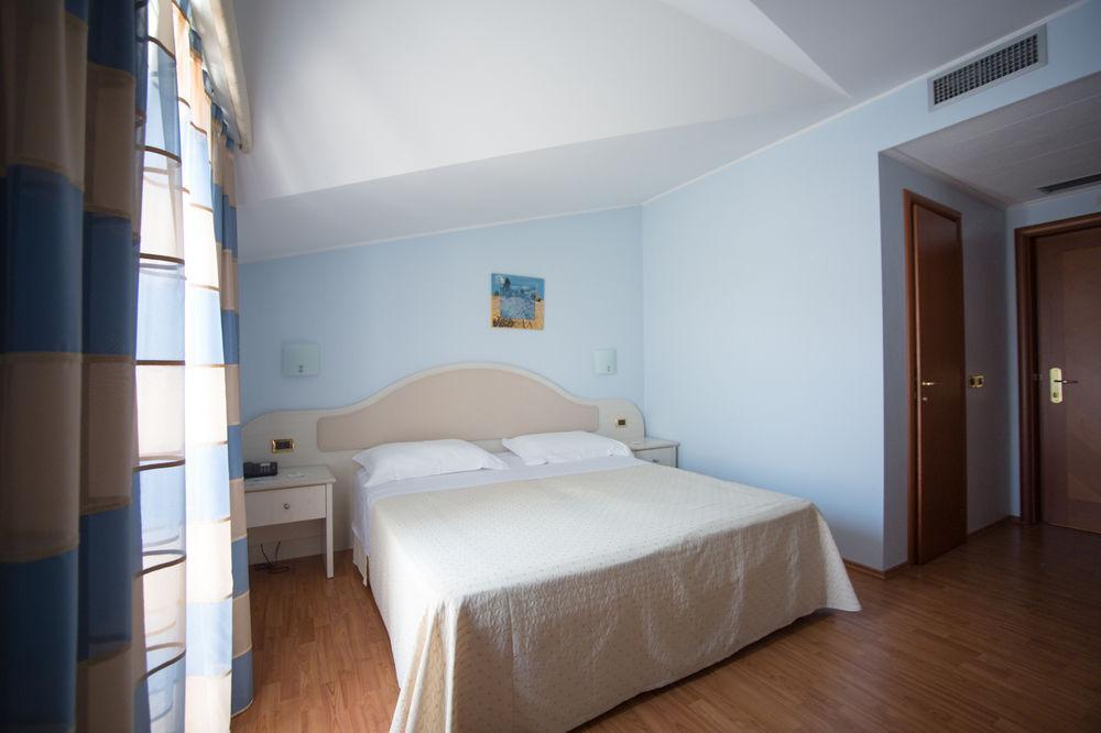 Hotel Levante Фосачезия Екстериор снимка