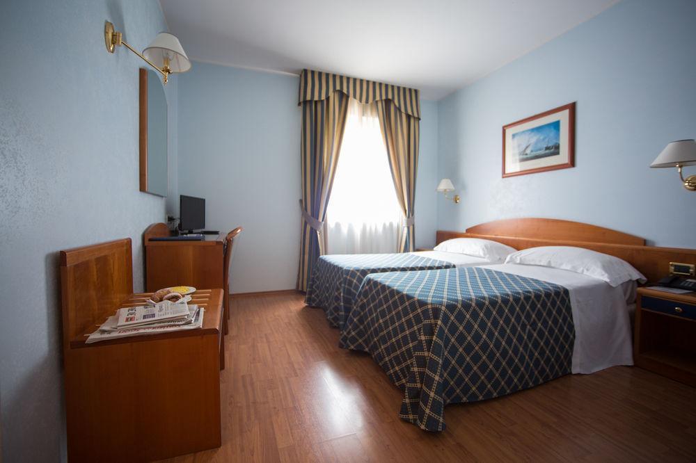 Hotel Levante Фосачезия Екстериор снимка