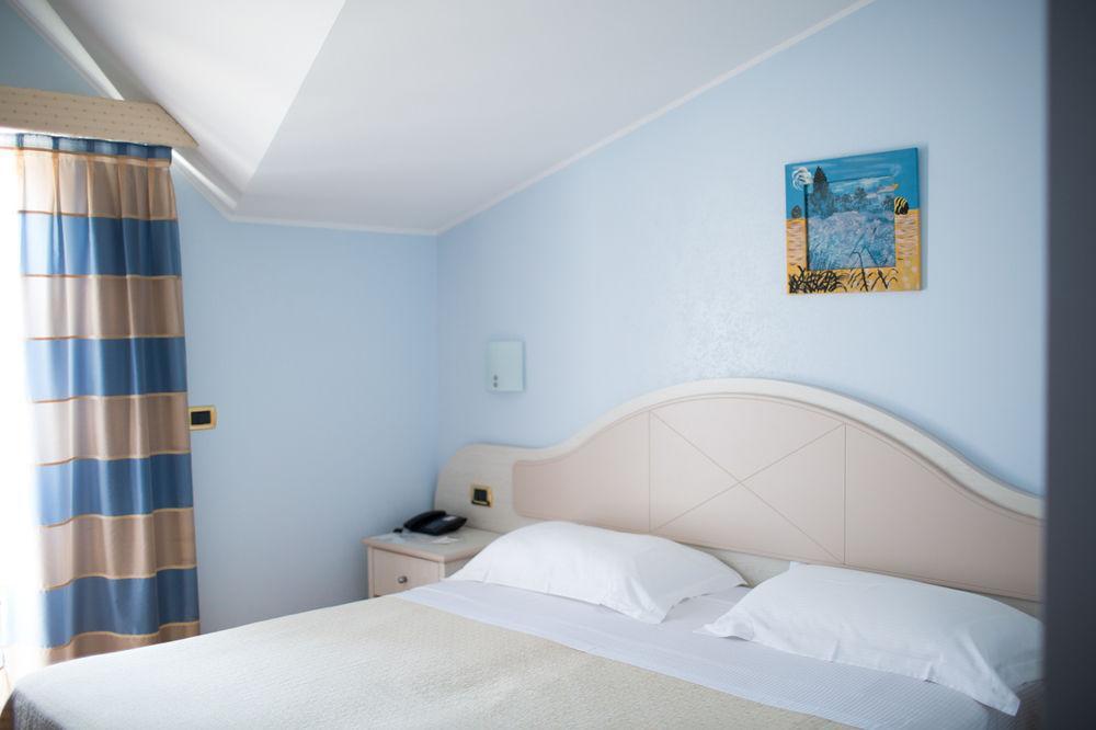 Hotel Levante Фосачезия Екстериор снимка