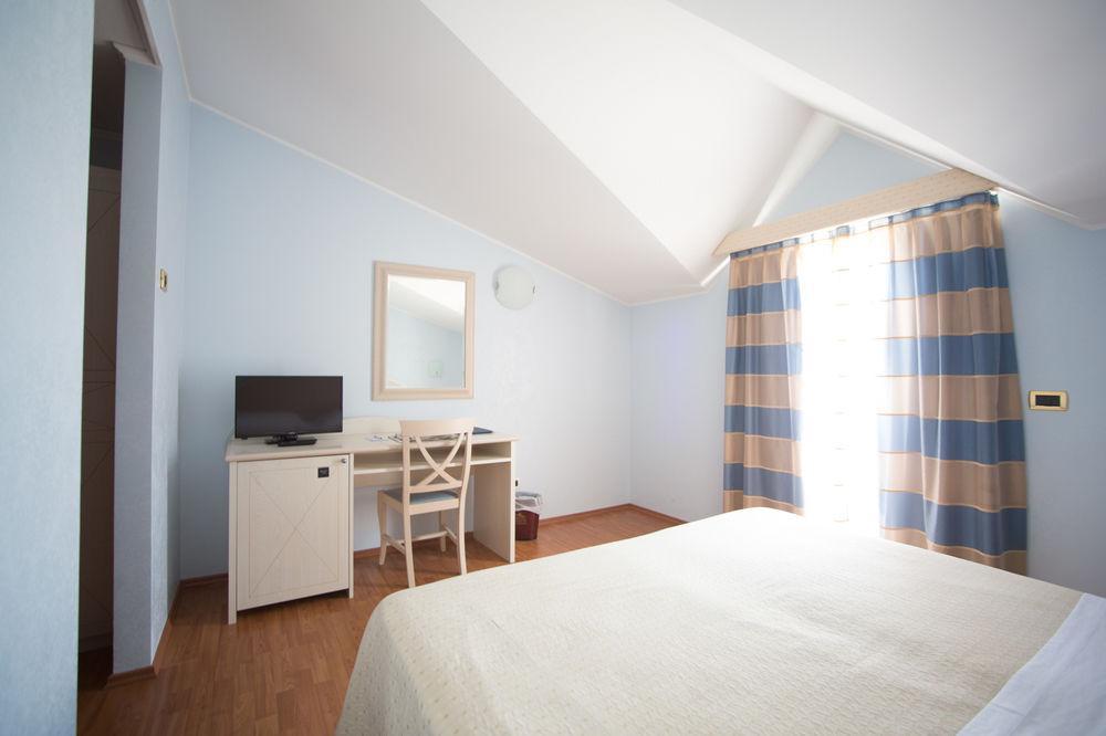 Hotel Levante Фосачезия Екстериор снимка