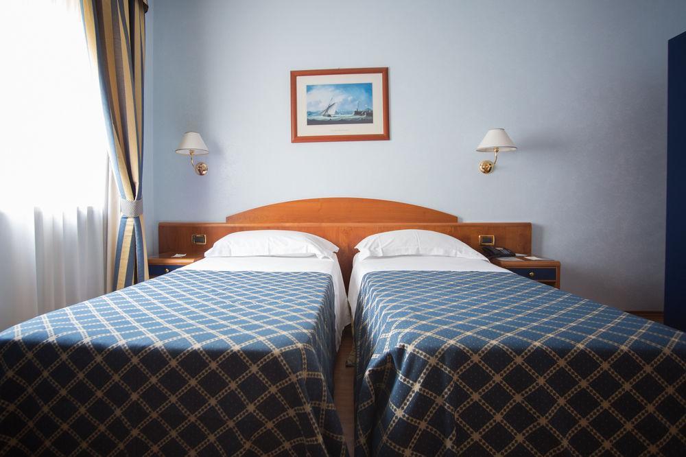 Hotel Levante Фосачезия Екстериор снимка