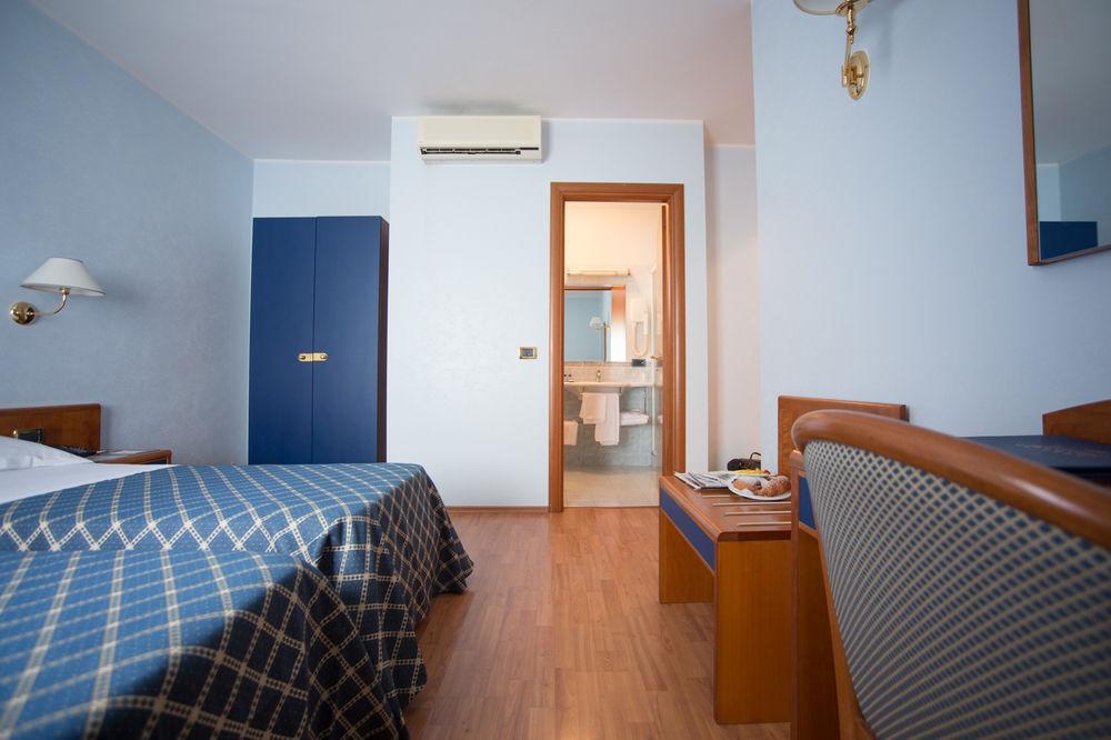 Hotel Levante Фосачезия Екстериор снимка