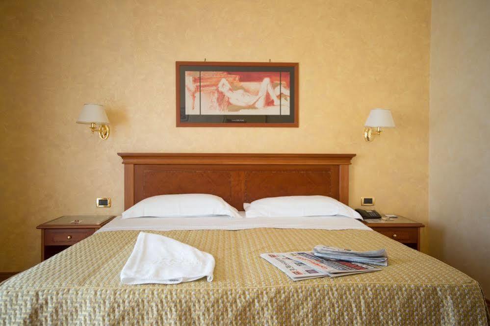 Hotel Levante Фосачезия Екстериор снимка